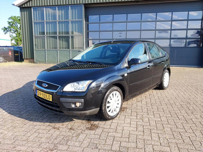 Ford Focus 1.6-16V Titanium !! VOL JAAR APK + 158.000 km + AIRCO !!