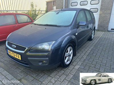 Ford Focus Wagon 1.6-16V Ambiente verkocht