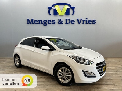 Hyundai i30 1.6 GDi GO! 2016 Airco ECC | Navigatie | Trekhaak | Camera | Cruise control | Isofix | NAP |