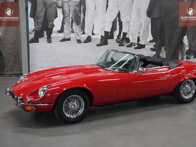 Jaguar E-Type Series 3 V-12 Roadster