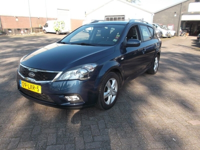 Kia cee'd 1.4 CVVT X-ecutive airco navi trekhaak