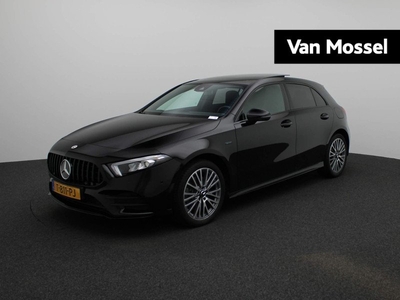 Mercedes-Benz A-klasse 250 e Business Solution AMG Limited | PANORAMADAK | NAVIGATIE | SFEERVERLICHTING | HALF LEDEREN BEKLEDING | PARKEERSENSOREN VOOR + ACHTER | CLIMATE CONTROL | STOELVERWARMING |