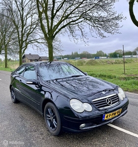 Mercedes C-klasse Sportcoupé 200 K. - AUTOMAAT - NETTE AUTO