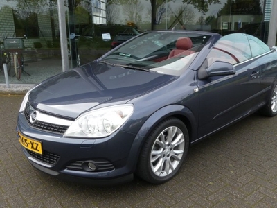 Opel Astra CABRIO Cosmo Ecc leer keyless