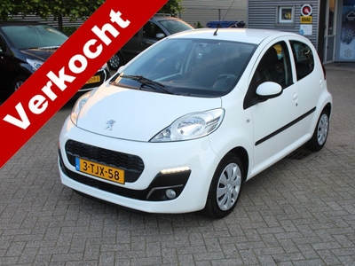 Peugeot 107 1.0 Active Airco - Led Dagrijverlichting 4 Seizoenen banden.