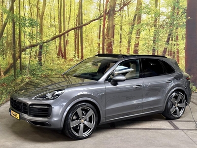 Porsche Cayenne 3.0 E-Hybrid Plug In 22 Inch Luchtvering GTS Sportstoelen Matrix LED Panodak Sport Chrono