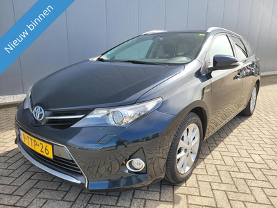 Toyota Auris Touring Sports 1.8 Hybrid Lease+ panodak en navigatie