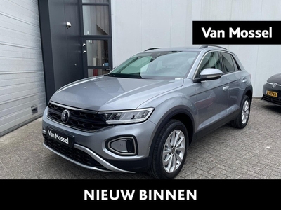 Volkswagen T-Roc 1.5 TSI Life Edition 150 PK Automaat | Navigatie | Apple Carplay | Android Auto | Keyless access | Getinte ruiten | Stoelverwarming | Camera |