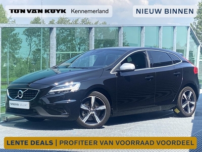 Volvo V40 1.5 T3 Polar+ Sport Automaat, R-design, Lederen bekleding, Parkeerverwarming met timer, Elektrisch verstelbare bestuurdersstoel, Trekhaak met afneembare kogel