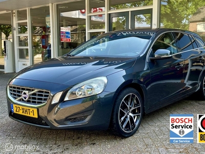 Volvo V60 1.6 T3 Kinetic Navi, Leer, Climat, Bluetooth, Pdc, LM..