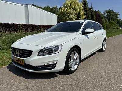 Volvo V60 2.4 D6 AWD Plug-In Hybrid Summum / SCHUIFDAK / AUTOMAAT / LEER / NAVI