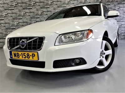 Volvo V70 2.4 D5 Momentum 205PK*2011*Automaat*Export*NAP