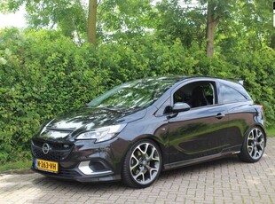 Opel Corsa 1.6 Turbo OPC Performance