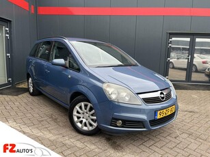 Opel Zafira 1.6 Executive | 7 persoon | Metallic |