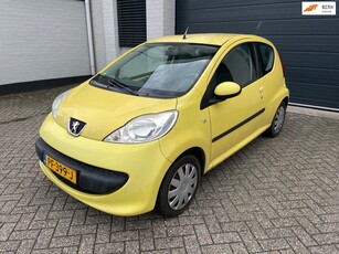 Peugeot 107 1.0-12V XR Nieuwe APK - Elekt ramen - afstandsbediening