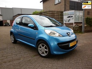 Peugeot 107 1.0-12V XR zeer nette zuinige auto nieuwe apk!