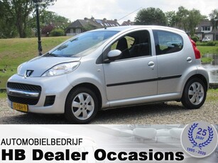 Peugeot 107 1.0-12V XS zaterdag open tot 15 uur