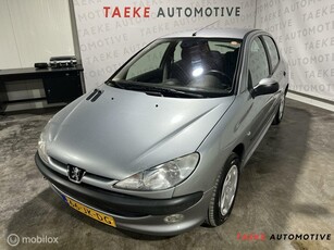 Peugeot 206 1.4 Gentry Climate/1e EIG