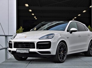 Porsche Cayenne Coupé 3.0 E-Hybrid SportDesign Platinum Edition 462pk Pano Bose Trekhaak Sportuitlaat Vierwielsturing Stoelventilatie