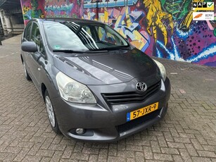 Toyota Verso 1.8 VVT-i Aspiration navigatie airco super goed rijdende auto oersterke motor l