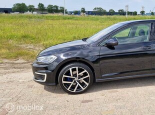 Volkswagen e-Golf LED/NAVI/LEER/18inch