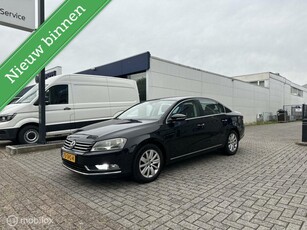 Volkswagen Passat 1.6 TDI BlueMotion Cruise Clima pdc navi