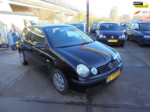 Volkswagen Polo 1.4-16V Highline