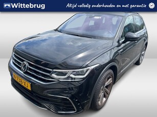 Volkswagen Tiguan 2.0 TSI 190pk 4Motion Highline DSG Automaat Navigatie / R-Line / Trekhaak / 19