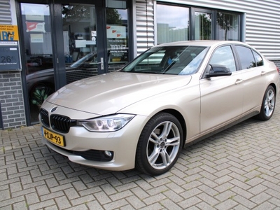 BMW 3-serie 320i EffiicientDynamics Edition Executive LEDER NAVI ACC PDC