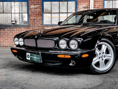 Xj8 supercharged FULL OPTION 370pk