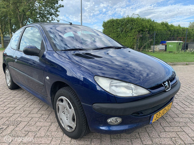 Peugeot 206 1.4 XT Nieuwe Apk