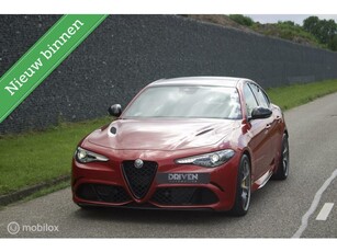 Alfa Romeo Giulia Quadrifoglio 2.9 V6 Carbon - Kuipstoelen