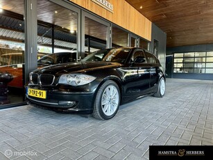 BMW 1-serie 118d zwart, zeer vlot!