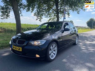 BMW 3-serie 318i Business Line NAVI/CLIMA/CRUISE/LEDER