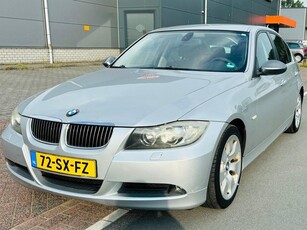 BMW 3-serie 318i High Executive / Xenon / Climate