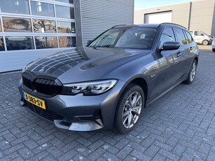 BMW 3 Serie Touring 330e Business Edition Plus (bj 2022)