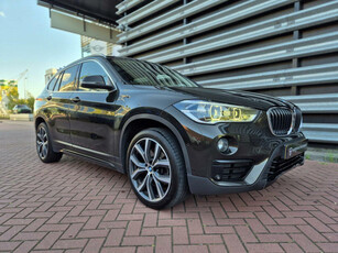 BMW X1 20i High Exec.dealer oh 1e eig. pano hud memory leder