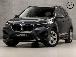 BMW X1 xDrive25e High Executive 221Pk Automaat (GROOT NAVI, HEAD-UP DISPLAY, STOELVERWARMING, CAMERA, GETINT GLAS, SPORTSTOELEN, TREKHAAK, CRUISE, ELEK ACHTERKLEP, NIEUWSTAAT)