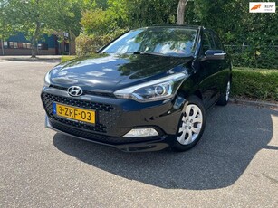 Hyundai I20 1.2 HP i-Motion Cruise control Parkeer sensoren