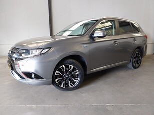 Mitsubishi Outlander 2.0 PHEV Executive CAMERA ALCANTARA