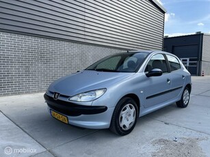 Peugeot 206 1.4 Gentry NAPAPK5DeursNette Auto