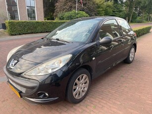 Peugeot 206 + 1.4 Sportium-MOTOR DEFECT-BIEDEN!!!