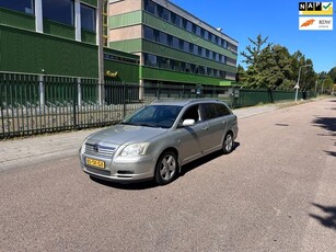 Toyota Avensis Wagon 2.2 D-4D Linea Luna