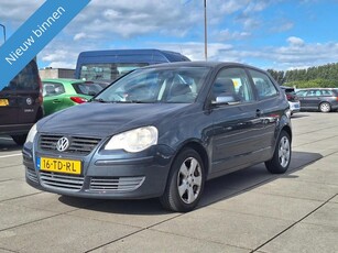 Volkswagen Polo €2848,- 1.4-16V Optive Airco+Apk 2025+Nap