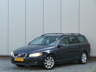 Volvo V70 2.0T Momentum Navi / Trekhaak / Stoelverwarming