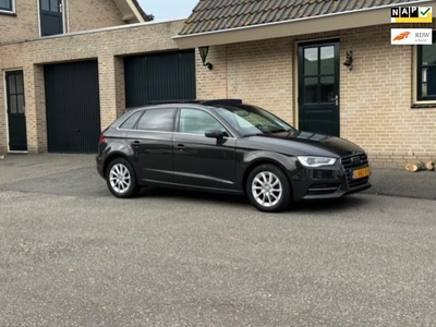 Audi A3 Sportback 1.4 TFSI Attraction PANO XENON LEDER