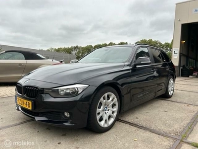 BMW 3-serie Touring 318d High Executive