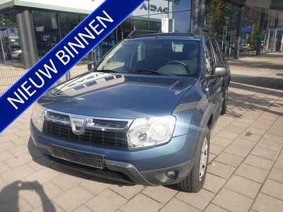 Dacia Duster 1.6 Lauréate 2wd . (bj 2010)