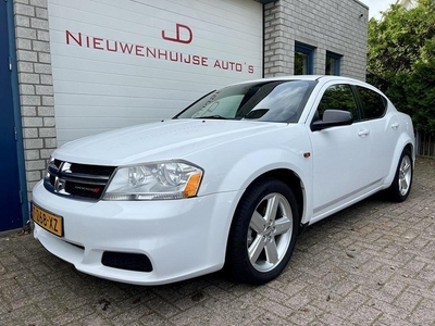 Dodge Avenger 2.4 SE Automaat, airco, cruise control