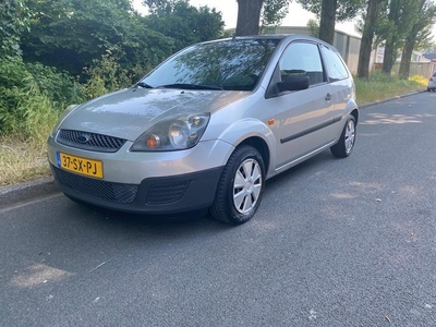 Ford Fiesta 1.3-8V Style / Airco / Elek ramen / APK